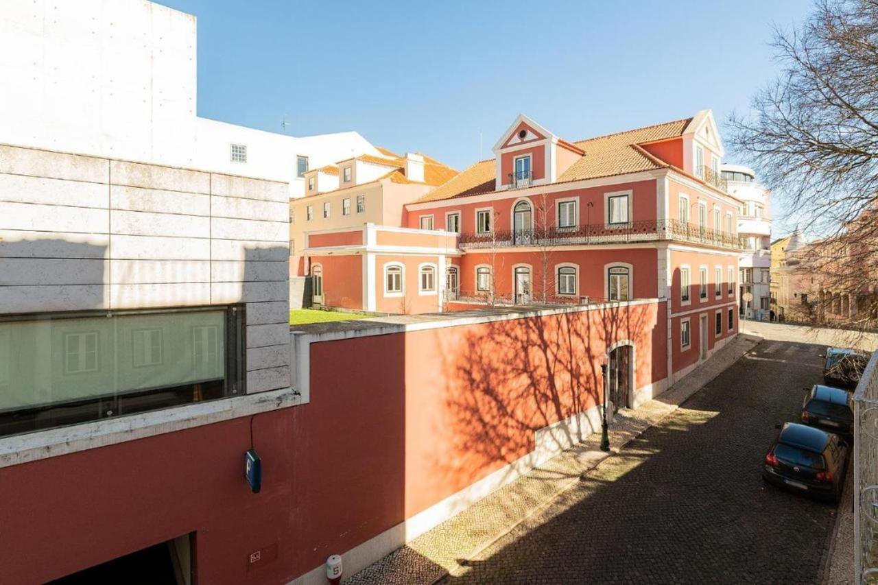 Designer Flats In Lapa By Lovelystay リスボン エクステリア 写真