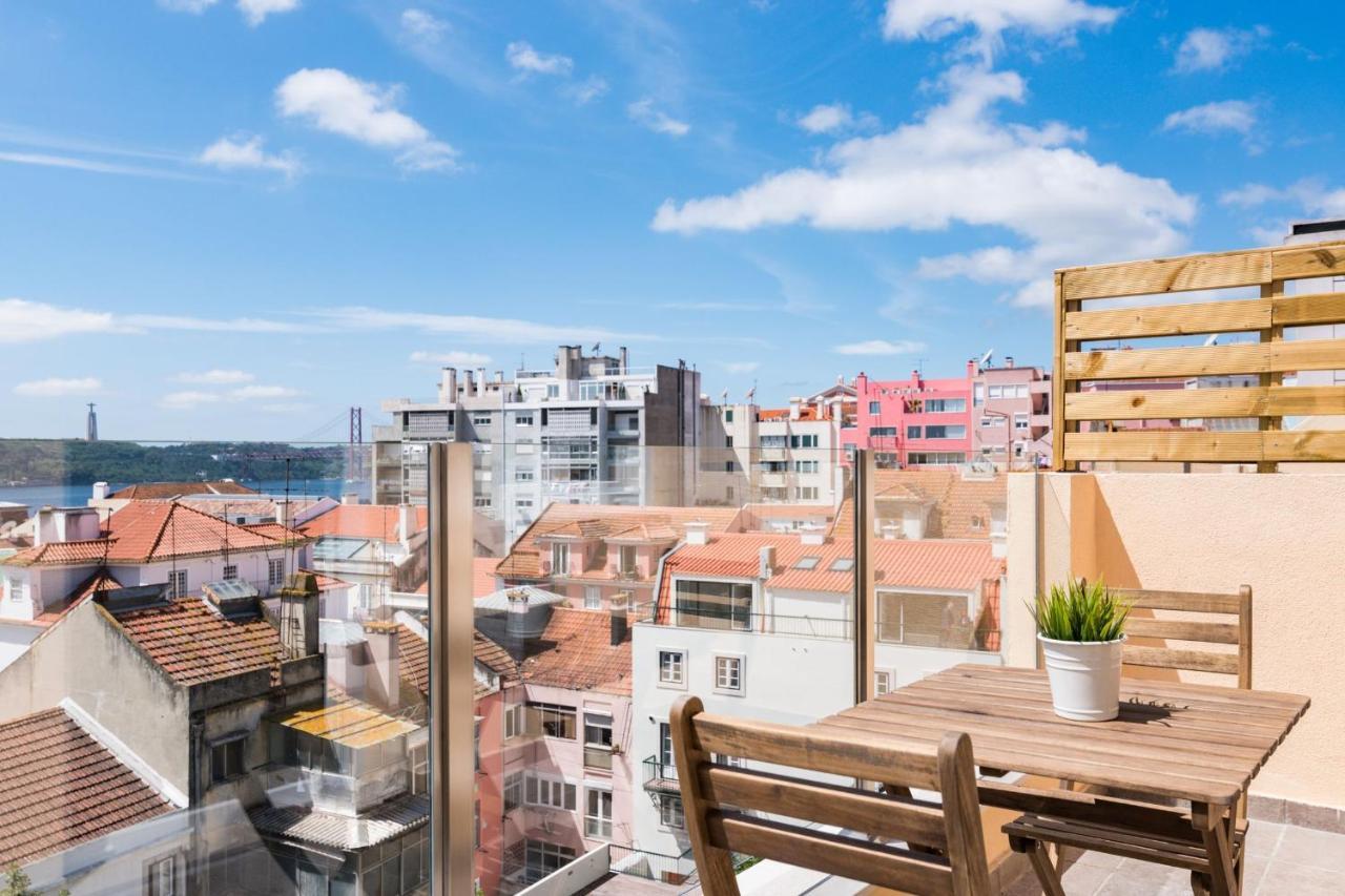 Designer Flats In Lapa By Lovelystay リスボン エクステリア 写真