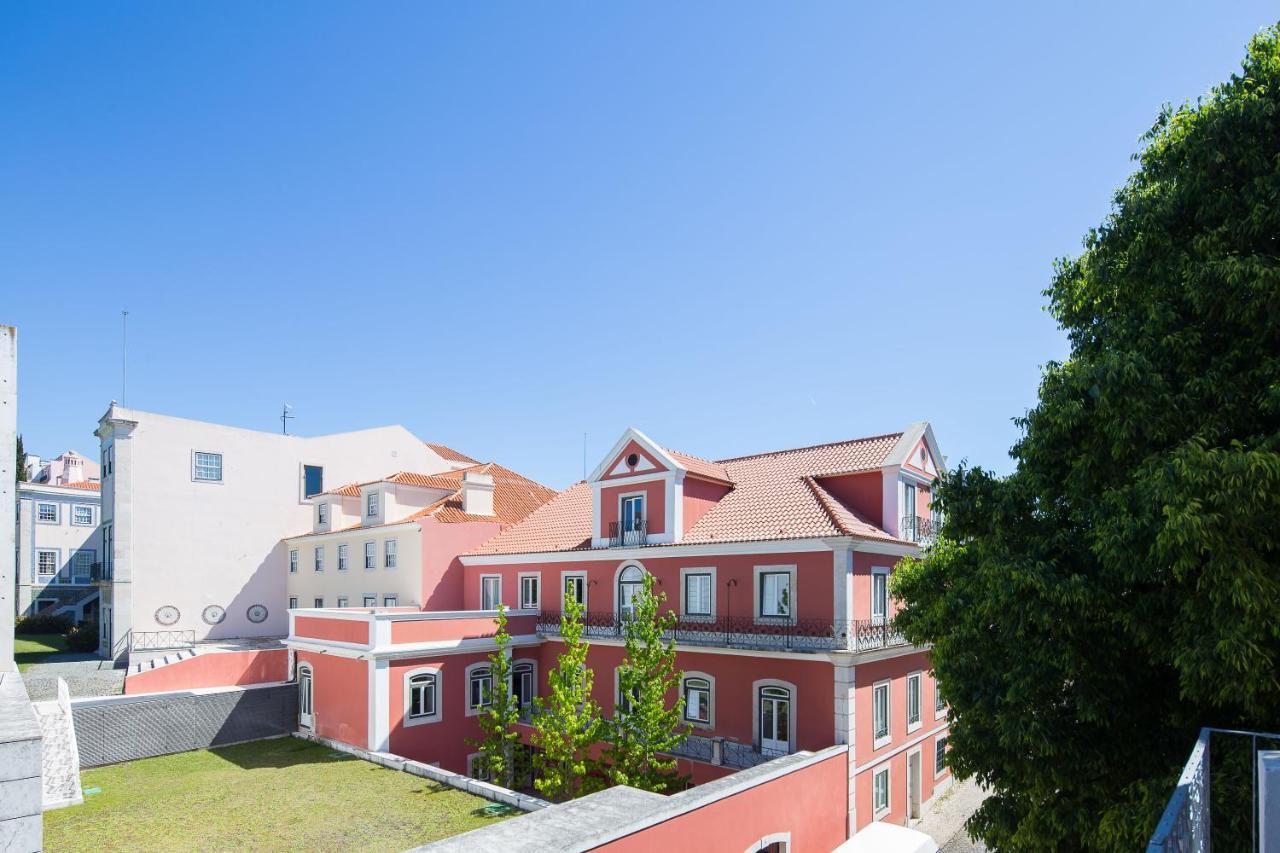Designer Flats In Lapa By Lovelystay リスボン エクステリア 写真