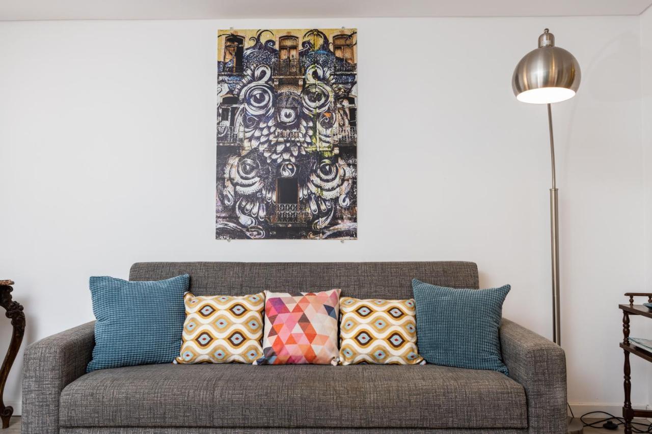 Designer Flats In Lapa By Lovelystay リスボン エクステリア 写真
